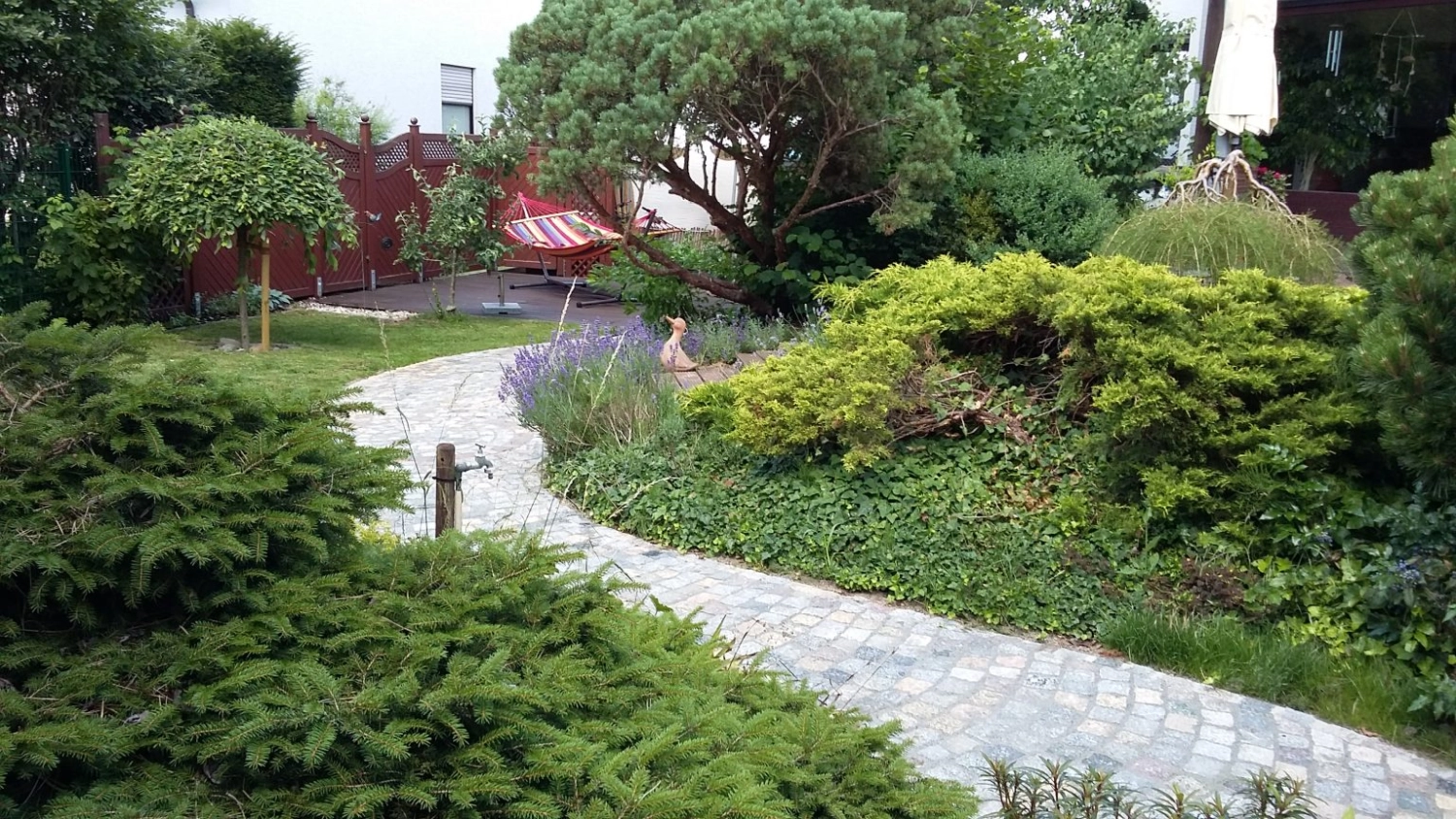 Natur & Betonstein Gartengestaltung Höllerer